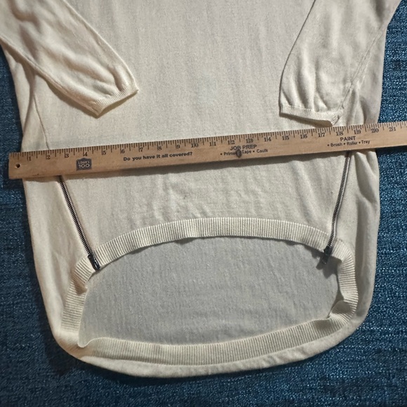 Express Sweater - Picture 5 of 5